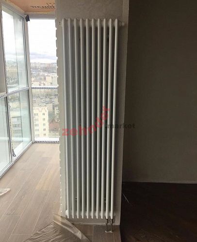 Вертикальный радиатор Zehnder Charleston Completto 3180/06 V001 1/2 RAL 9016 нижнее подключение (с кронштейнами CVD1+BH)