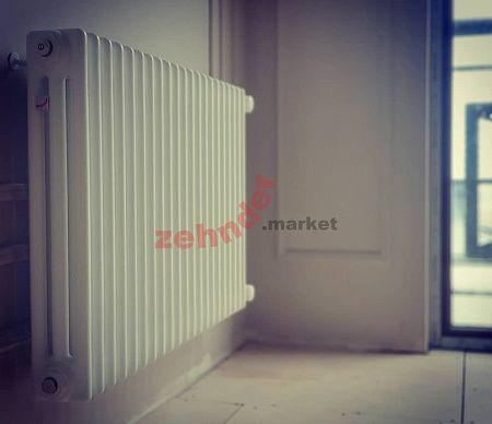 Радиатор Zehnder Charleston CH 3050/18 1270 1/2 RAL 9016 боковое подключение (с кронштейнами CVD1+BH)