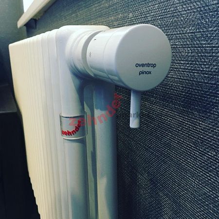 Радиатор Zehnder Charleston Completto 2056/24 V001 1/2 RAL 9016 нижнее подключение