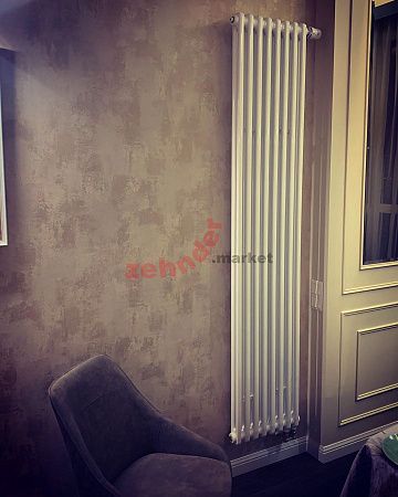 Вертикальный радиатор Zehnder Charleston Completto 2180/04 V001 1/2 RAL 9016 нижнее подключение